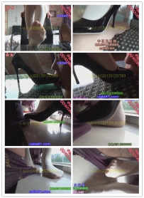 【艾彩原创】芸S白丝高跟踩手舌头