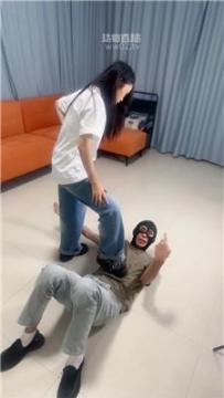 【调教视频】【猴哥】素人学生妹踩老师狗 JS251021-11