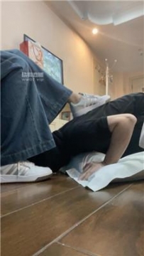 【调教视频】【沐沐】抽耳光-散鞭打-小白鞋踩 JS250607-42