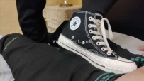 26784  【猫猫大人】黑色匡威超近视角踩踏