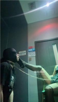 【调教视频】【素人挖掘机】陪酒小妹-黑丝美腿虐杀 bf56731