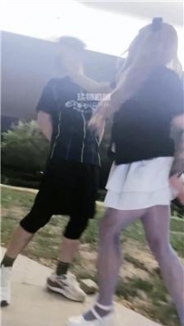 【调教视频】【白婉苏】户外逮住跟踪狂暴虐 bf56196