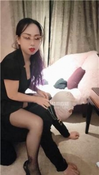 【调教视频】【百合夫妻主】犯错贱狗就需要虐 bf60884