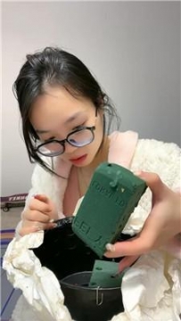 【调教视频】【薇薇】奶狗脚下陪姐姐直播 JS250219-21