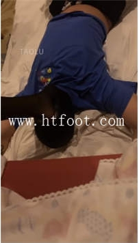 TL28699 千岛优奈】黑丝裸足圣水60分钟