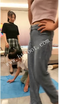 ZB5503 夸梨】调教母狗30分钟