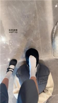 【调教视频】【狗哥】路边开发调-高跟皮鞋白袜踩 bf50863
