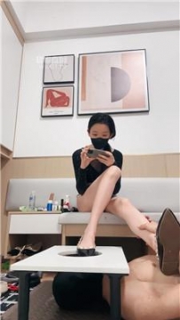 【调教视频】【黎舒】裸足深喉-铆钉鞋踩 bf58215