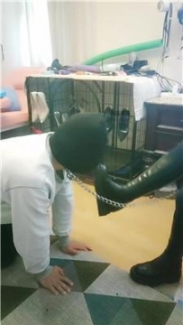 【调教视频】【梦琪】圈养狗笼-长靴踩 JS251023-36