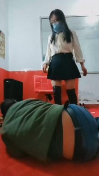 【调教视频】【沐颜】农村女王暴打踢踹夫奴【双视角版】 JS250122-32