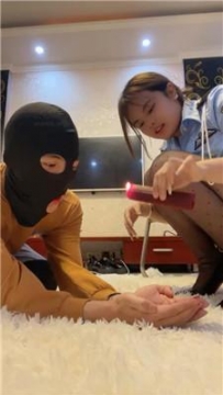 【调教视频】【小菀】女警官滴蜡之刑/高跟黑丝踩 bf48971