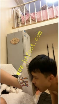 TL26688 灵猫】把贱狗当刷鞋机完事儿当地毯踩29分钟