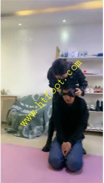 TL27394 悦女皇】三主调狗耳光辱骂踢踹舔鞋56分钟
