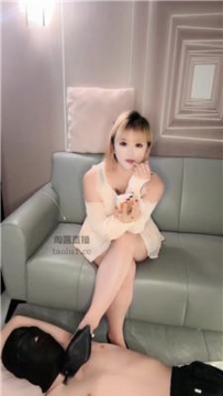 【调教视频】【七喜】高跟玉足踩地毯奴 JS260108-17