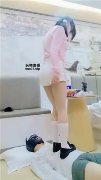 【调教视频】【白渝】美腿玉足踩踏-脚喂食 bf52363