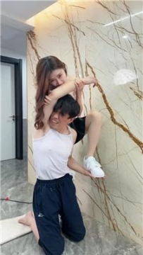 【调教视频】【麋鹿银儿】踩背上疯狂鞭打/腿绞浓痰/胯下爬行 bf48882