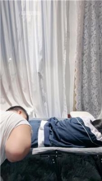 【调教视频】【甜音】学生主白袜脚踩继父 JS250730-19