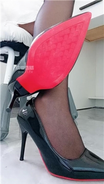 【第一视角】【依甜】伺候主人全家的贱狗    260130-33