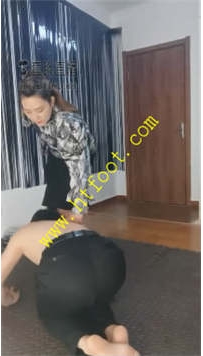 TL24324 冰爷】踩踏贱畜吐痰36分钟