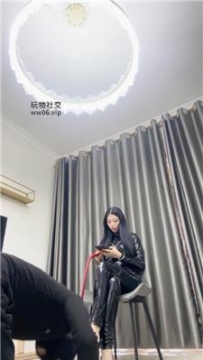 【调教视频】【七月大大】高跟玉足狂舔-皮衣女神虐 JS250321-11