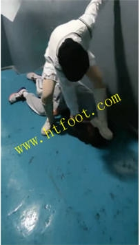 TL33018 丫丫】长靴楼道虐偷拍狂19分钟