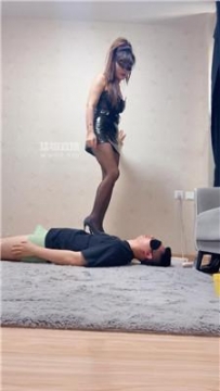 【调教视频】【芮汐】换多双鞋全体重踩踏 bf55392