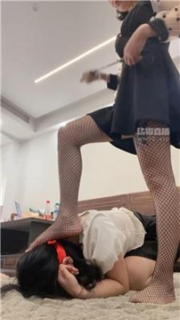 【调教视频】【小云】网袜美腿玩母狗 JS250825-2