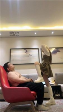 【调教视频】【领主】重度虐乳/肉丝脚深喉/长靴踩踏 bf48539