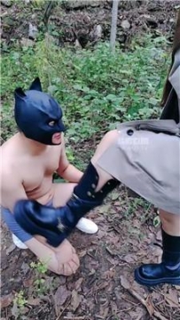 【调教视频】【忘忧情侣主】户外训野狗 JS251008-21