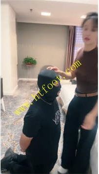 TL40489 孤傲女帝】耳光骑马钻胯83分钟