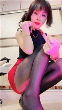 【第一视角】【姜琦琦】偷看老师裙底的早些狗    250831-26