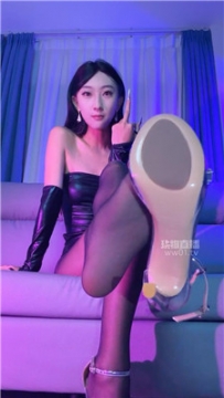 【第一视角】【筱懿】黑丝高跟口水臀炸    250929-24