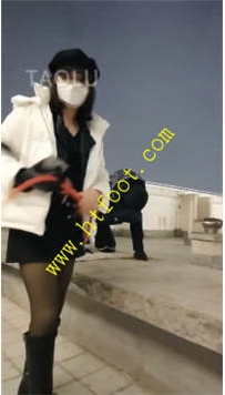TL26784 乐爷】高层天台户外调教圣水31分钟