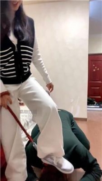 【调教视频】【海绵大大】耐克鞋踩-白袜脚捂脸窒息 bf59844