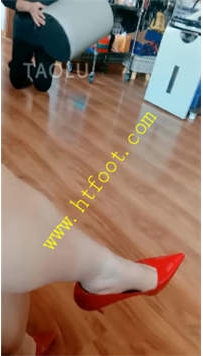 TL26952 灵犀】she了继续舔鞋底喝圣水90分钟