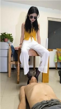 【调教视频】【诗琪】高跟黑丝强制脚深喉 bf56361