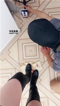 【调教视频】【怡宝】长靴踩踏喂食/踢裆 JS250315-33