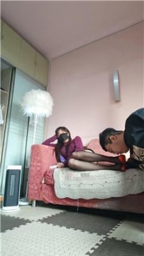 【调教视频】【伊晨】高跟黑丝女神-骑马虐乳鞭打/舔内裤喝圣水【双视角版】 bf49001
