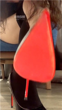 【第一视角】【37°1】黑丝口水圣水羞辱    260111-25