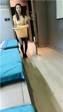 【调教视频】【西北傻子】反过来伺候沐足技师 JS250825-10