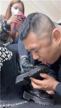 【调教视频】【樱木花椒】强制脚深喉插吐 bf58192