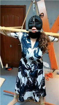 【调教视频】【东营天香百合】捆绑囚禁变装奴 JS250530-24