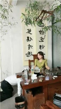 【调教视频】【傲冰】女强人办公室玩下属狗 JS250426-1