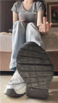 【第一视角】【婉婉】进来被主人踩    250619-27