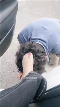 【调教视频】【主宰女王】女老板车内挑逗司机狗 JS250916-35