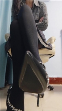 【第一视角】【微莱】母狗老婆开Y趴    251015-30