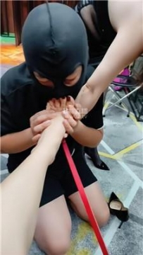 【调教视频】【咩祖】姐妹聚会多S群调群虐纹身男【完整版】 bf58581