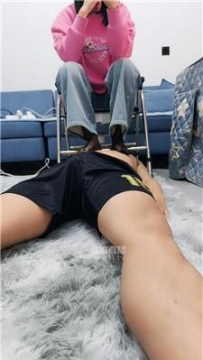 【调教视频】【冷魅女主】藤条威胁继父做狗 JS251220-6