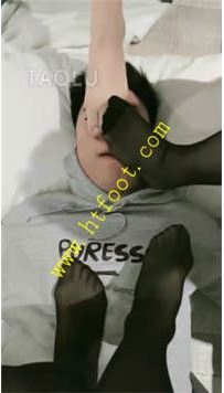 TL28187 南茜】三女王脚耳光恋足踩踏33分钟