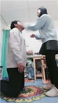 【调教视频】【白兰地】连环抽耳光-运动鞋跳踩 JS260116-2